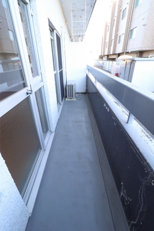 バルコニー　図面と現状に相違がある場合には現状を優先