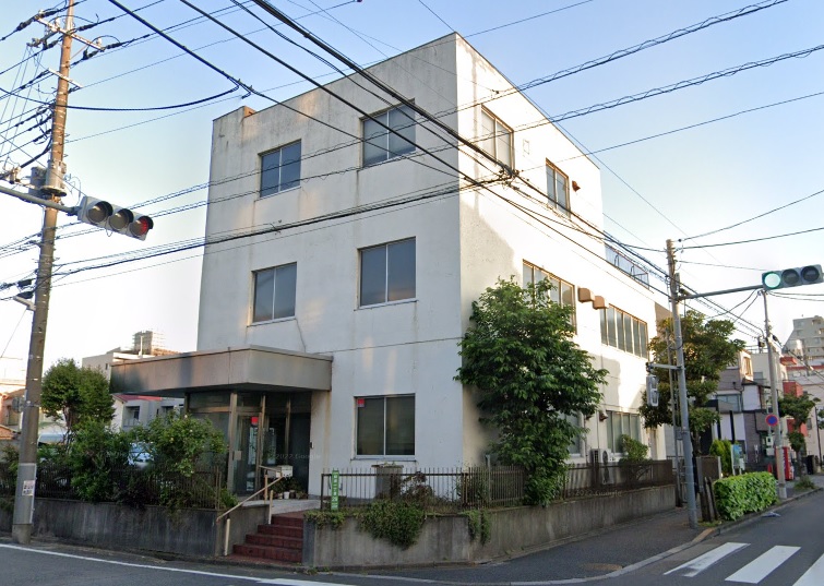 病院　綾瀬クリニック（病院）まで218m