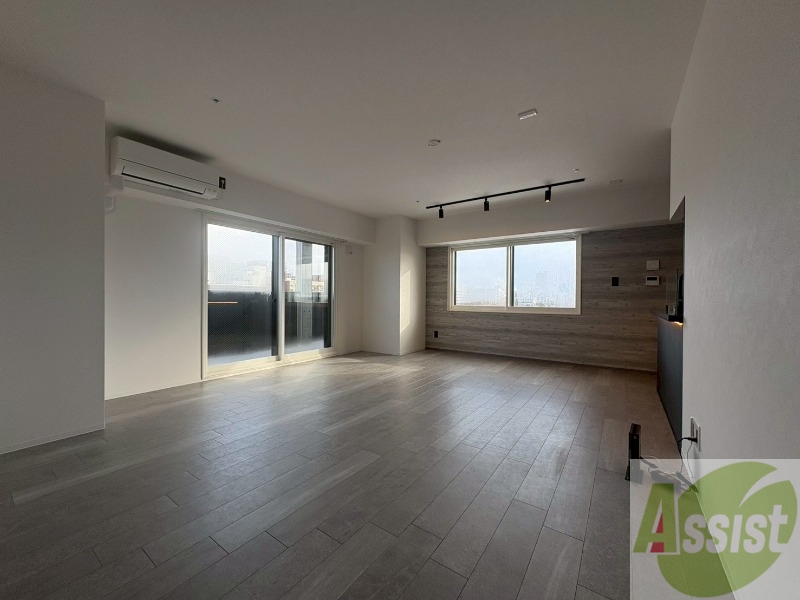 居室・リビング　広々としたリビングですね。使い勝手がよさそうですね！