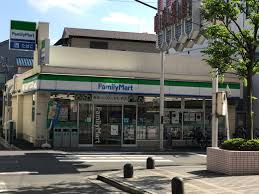 コンビニ　ファミリーマート大島中央銀座店（コンビニ）まで128m