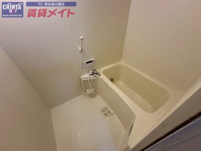 バス・シャワールーム　同じ物件、別部屋の写真です