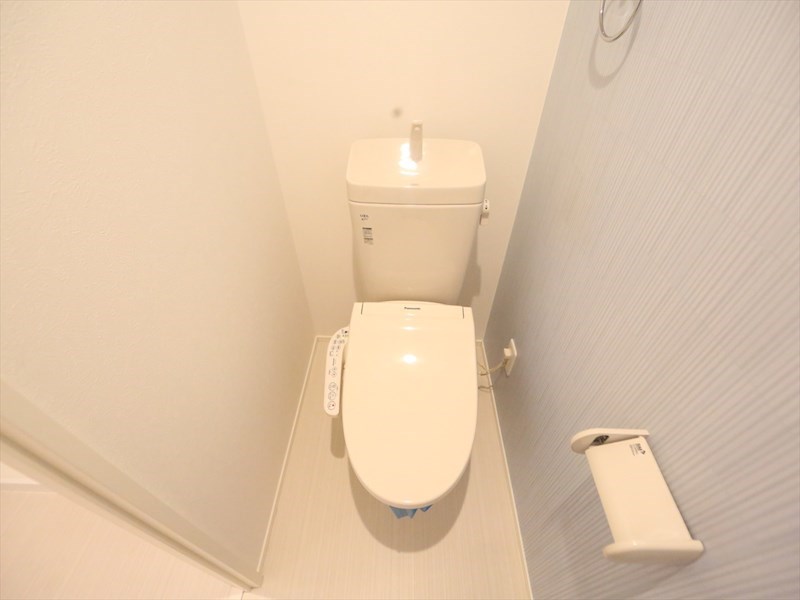 トイレ　温水洗浄暖房便座付トイレ