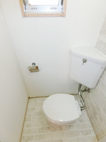 トイレ　清潔感のあるトイレです