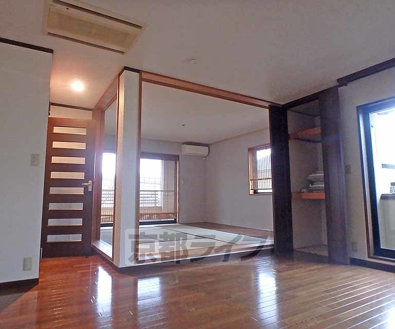 居室・リビング　開放感のある広いお部屋です。