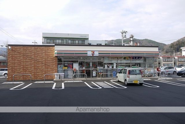 コンビニ　セブンイレブン（コンビニ）まで28m