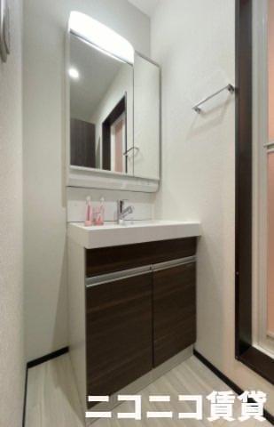 洗面設備　モデルルームの写真のため、現状を優先致します。