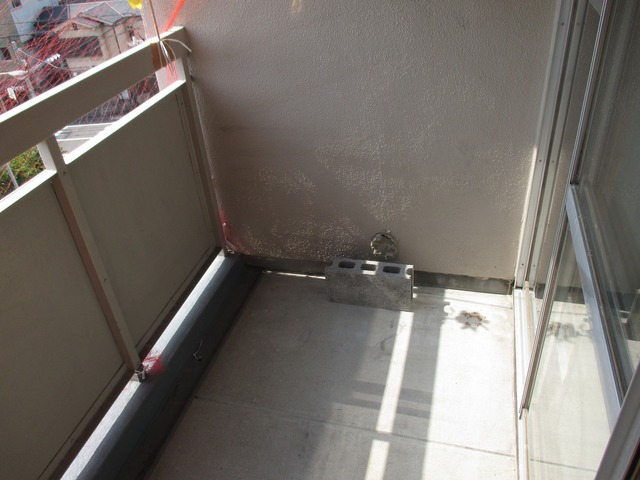 バルコニー　日当たりの良いバルコニーです