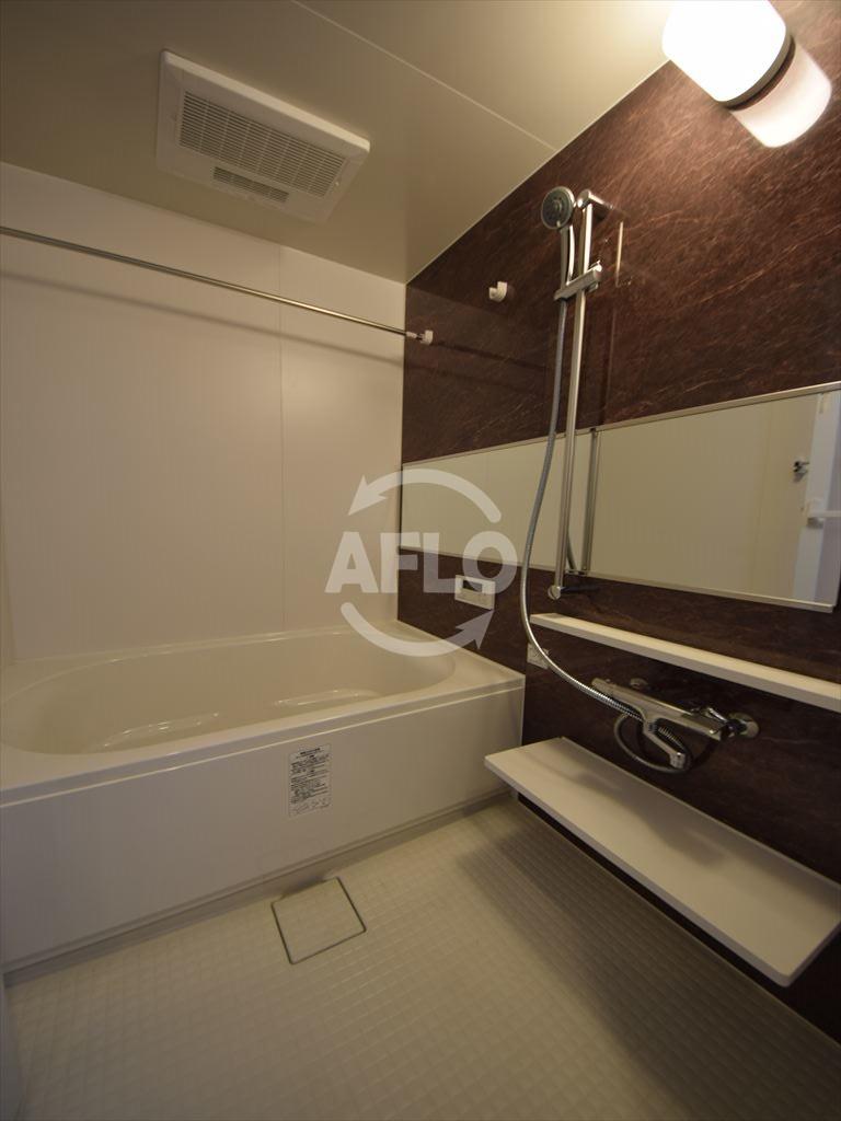 バス・シャワールーム　ルボワ天満橋　浴室