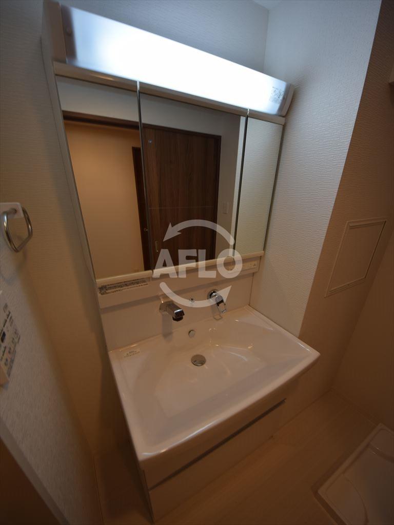 洗面設備　ルボワ天満橋　独立洗面台