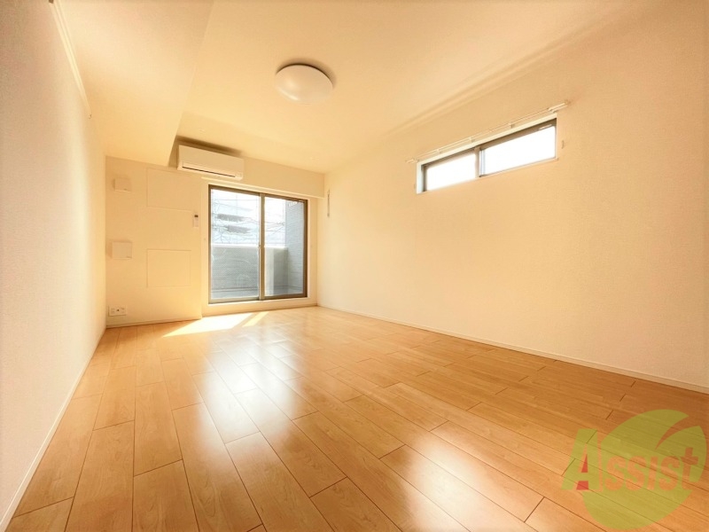 居室・リビング　清潔感のあるリビングですね。友達呼びたくなりますね。