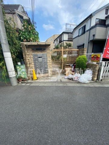 エントランス　ゆとりのあるエントランスです