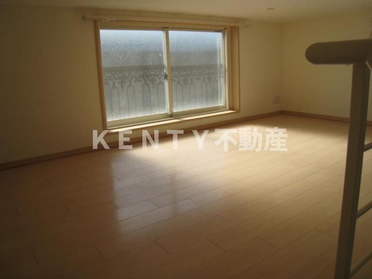 その他部屋・スペース　落ち着いて過ごせるお部屋なので、寝室にいかがでしょうか