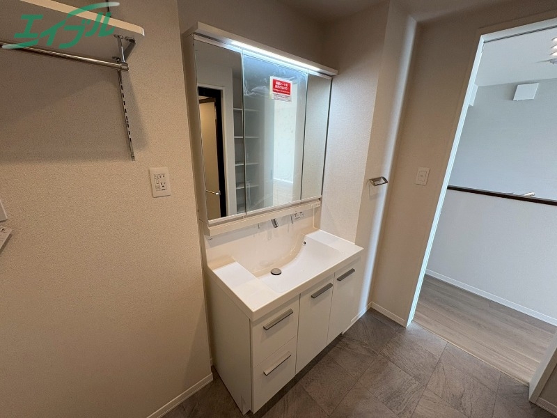 洗面設備　同型別部屋参考写真