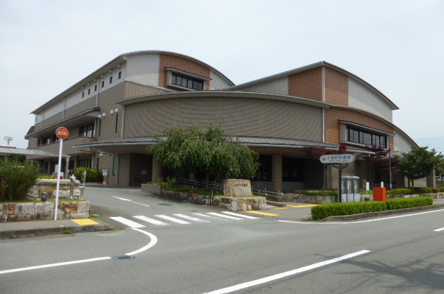 図書館　伊勢市立伊勢図書館（図書館）まで563m