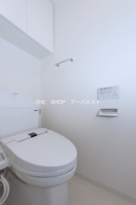 トイレ　ウォシュレット付きトイレ！リモコン付きで操作もしやすい！