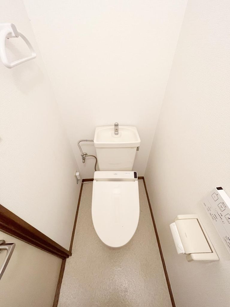 トイレ　★温水洗浄便座付き★