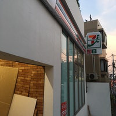 コンビニ　セブンイレブン目黒自由が丘1丁目北店（コンビニ）まで8m
