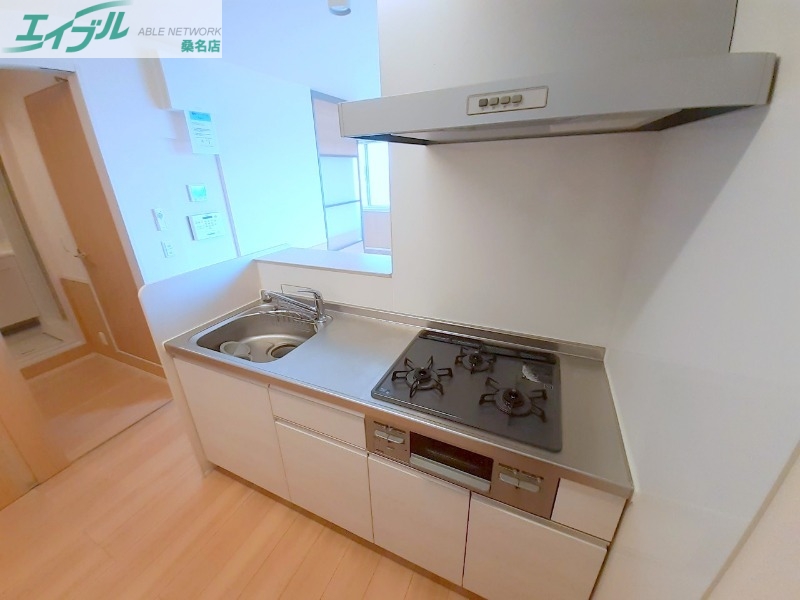 キッチン　同物件別部屋のお写真です。