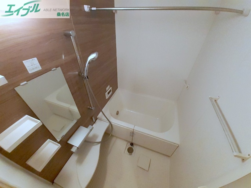 バス・シャワールーム　同物件別部屋のお写真です。