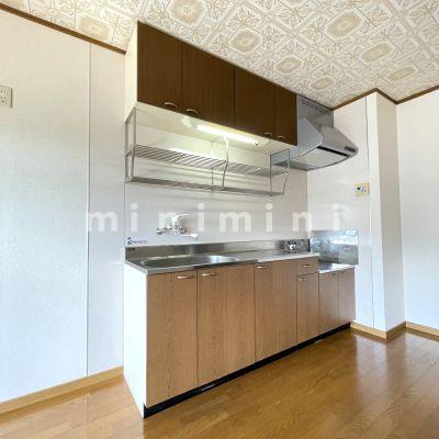 キッチン　※写真は別号室のものですので現状優先とさせていただきます