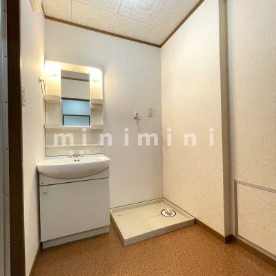 洗面設備　※写真は別号室のものですので現状優先とさせていただきます