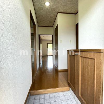 玄関　※写真は別号室のものですので現状優先とさせていただきます