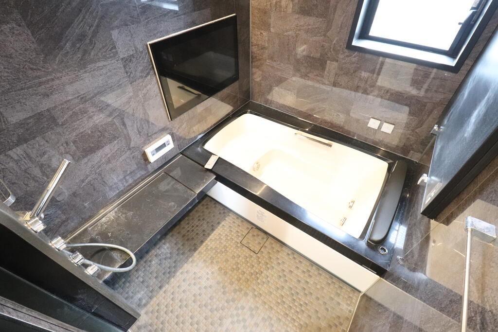 バス・シャワールーム　とても広くオシャレなバスルーム！