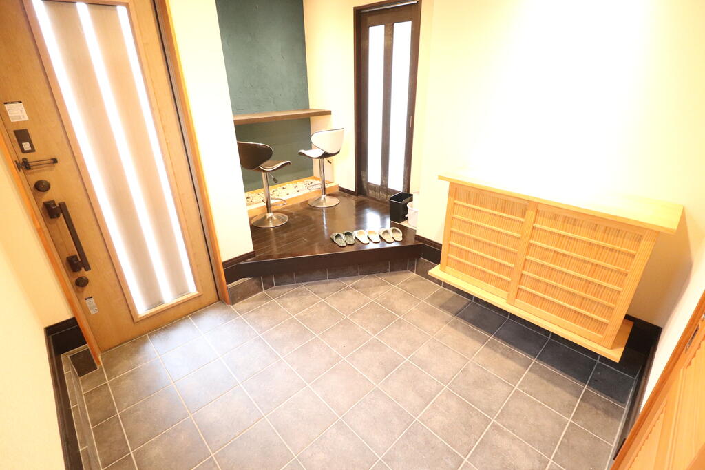 玄関　玄関もとっても広々♪