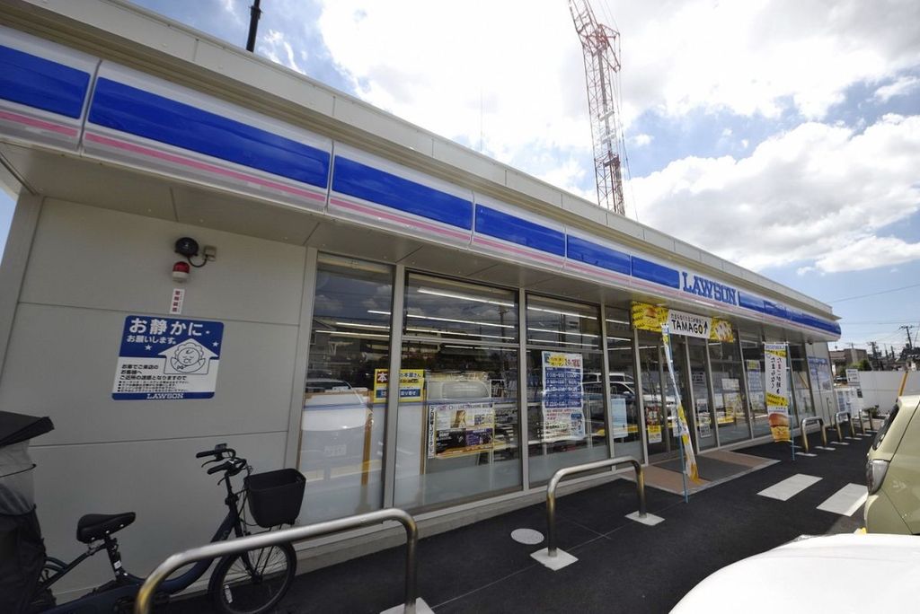 コンビニ　ローソン草加瀬崎五丁目店（コンビニ）まで430m