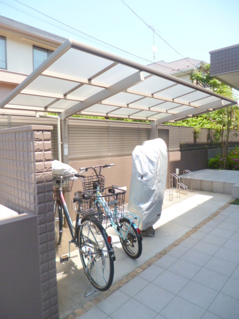 その他共有部分　★嬉しい屋根付き駐輪場★