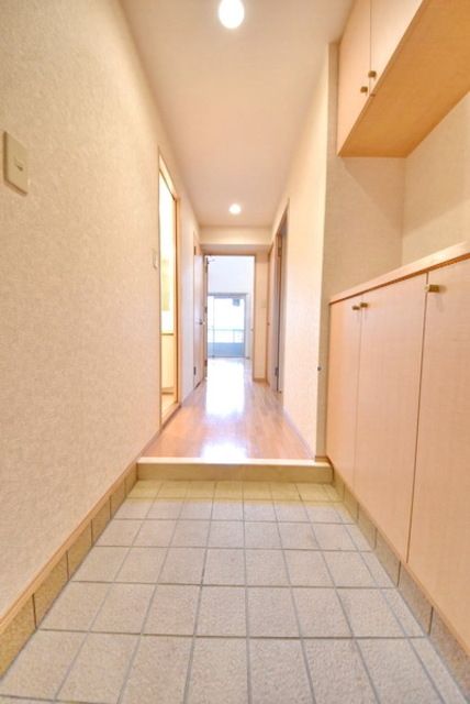 玄関　別部屋写真