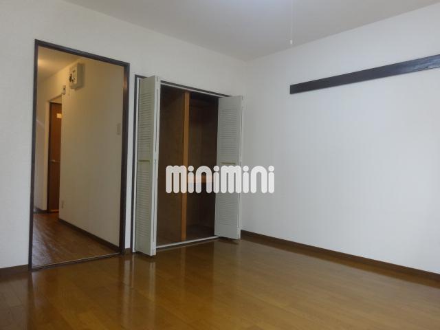 居室・リビング　広い洋間で使いやすい。