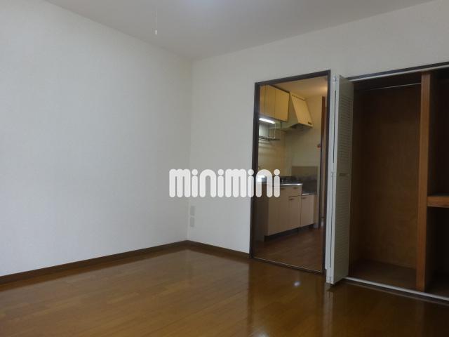 その他部屋・スペース　明るい洋間正方形で使いやすい。