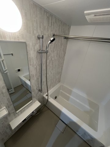 バス・シャワールーム　ゆっくり湯船につかってください！