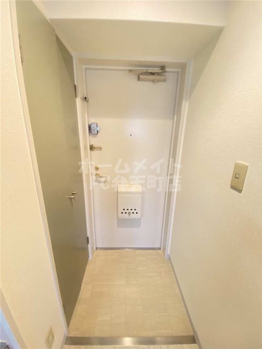 玄関　収納もある玄関です