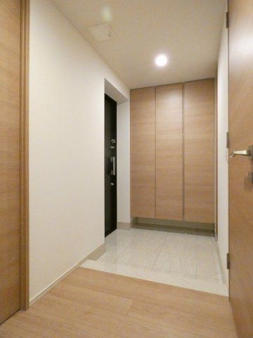 玄関　収納もある玄関です