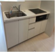 キッチン　カウンターキッチンで会話をしながら料理ができます