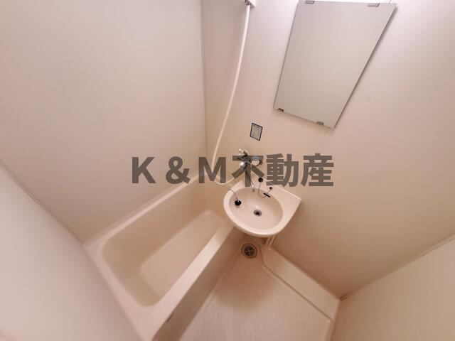 バス・シャワールーム　日々の疲れを癒すお風呂付です