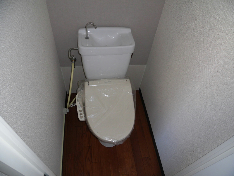 トイレ　温水洗浄便座