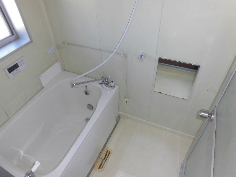 バス・シャワールーム　追い焚きバス