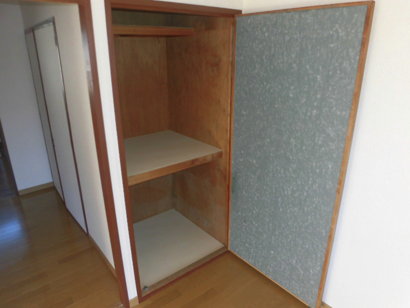 収納　押入れ