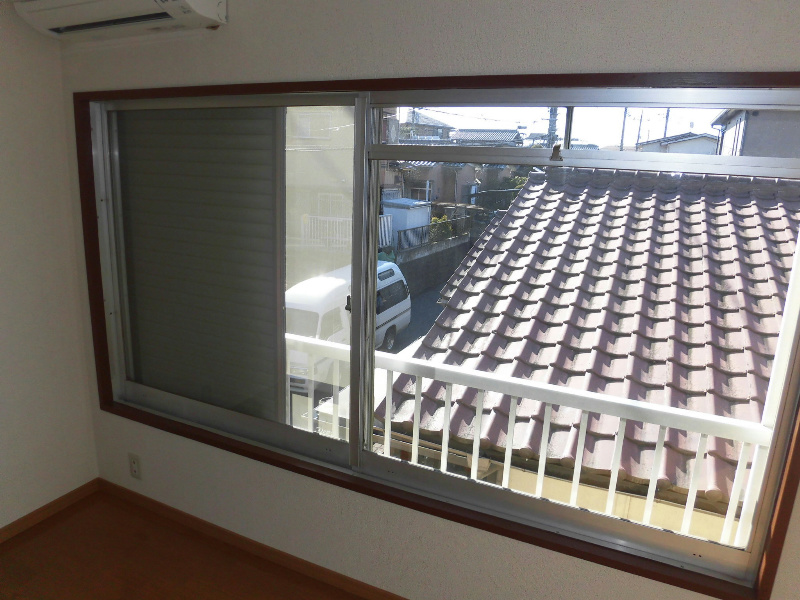 セキュリティ　雨戸