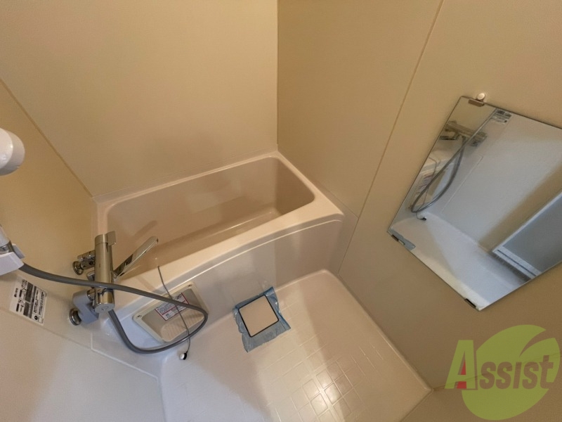 バス・シャワールーム　お風呂になります。一日の疲れを癒してくださいね。