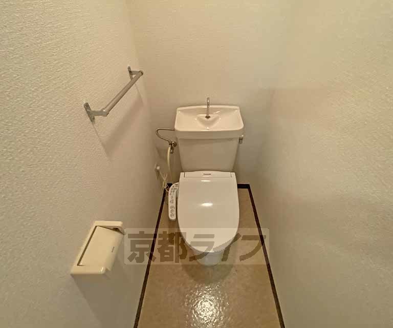 トイレ　洗浄機能付きトイレです。