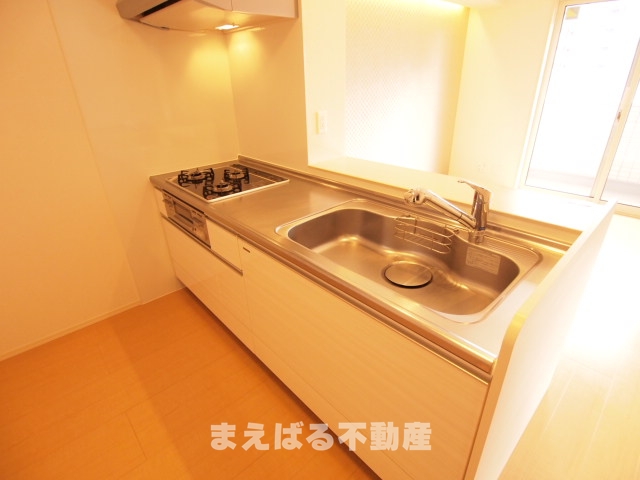 キッチン　3口コンログリル付き