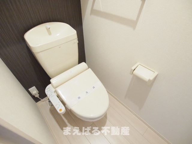 トイレ　温水洗浄便座