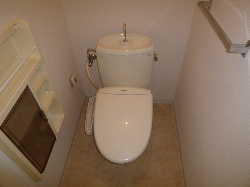 トイレ　ウォシュレット付