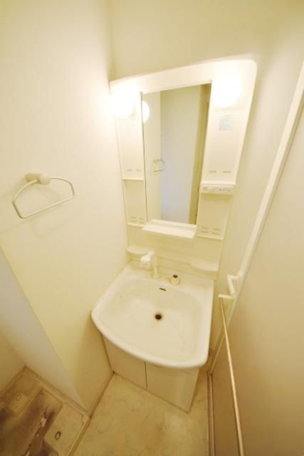 洗面設備　★洗面台です(お掃除前)★