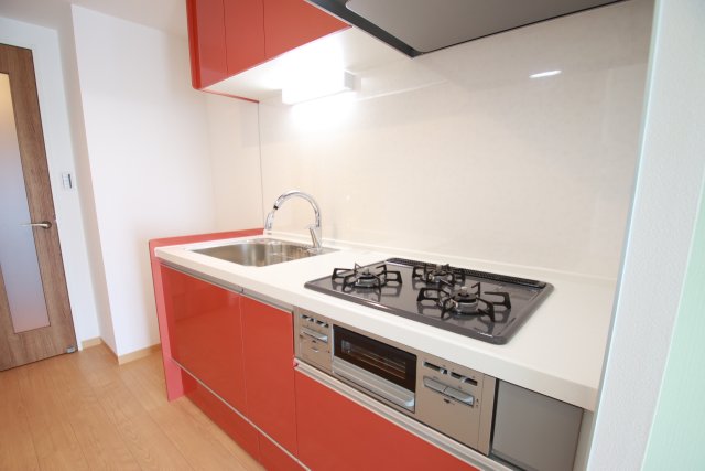 キッチン　※別室の間取り違いの参考写真です。