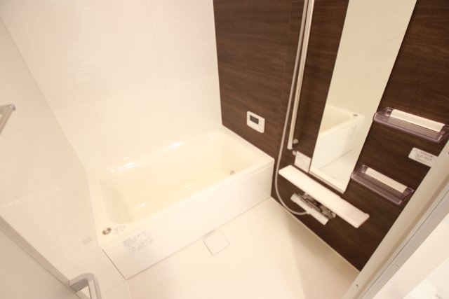 バス・シャワールーム　※別室の間取り違いの参考写真です。